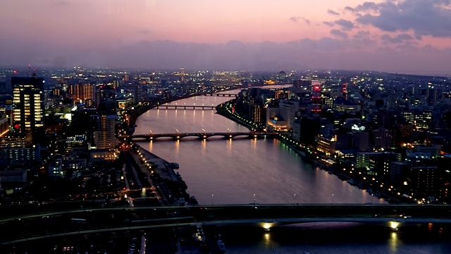 新潟の絶景宿｜街・夜景の景色が楽しめるホテル・旅館　夕暮れどきの信濃川